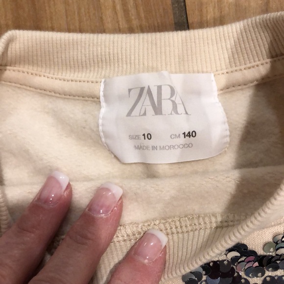 Zara Girls sweatshirt with heart sequins - Picture 2 of 3